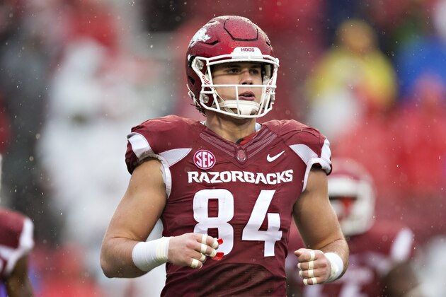 FAYETTEVILLE, AR - NOVEMBER 27:  Hunter Henry #84 of the Arkansas Razorbacks jogs off the field during a game against the Missouri Tigers at Razorback Stadium Stadium on November 27, 2015 in Fayetteville, Arkansas. The Razorbacks defeated the Tigers 28-3.   (Photo by Wesley Hitt/Getty Images)