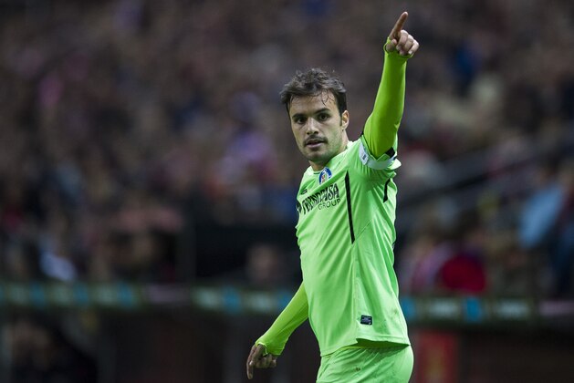 GIJON, SPAIN - JANUARY 04: Pedro Leon of Getafe CF reacts during the La Liga match between Real Sporting de Gijon and Getafe CF at Estadio El Molinon on January 4, 2016 in Gijon, Spain.  (Photo by Juan Manuel Serrano Arce/Getty Images)