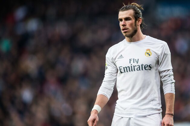 MADRID, SPAIN - DECEMBER 30:  Gareth Bale of Real Madrid CF looks on during the Real Madrid CF vs Real Sociedad match as part of the Liga BBVA 2015-2016 at the Estadio Santiago Bernabeu on December 30, 2015 in Madrid, Spain.  (Photo by Aitor Alcalde/Power Sport Images/Getty Images)