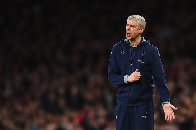 LONDON, ENGLAND - JANUARY 02:  Arsene Wenger Manager of Arsenal gestures during the Barclays Premier League match between Arsenal and Newcastle United at Emirates Stadium on January 2, 2016 in London, England.  (Photo by Shaun Botterill/Getty Images)