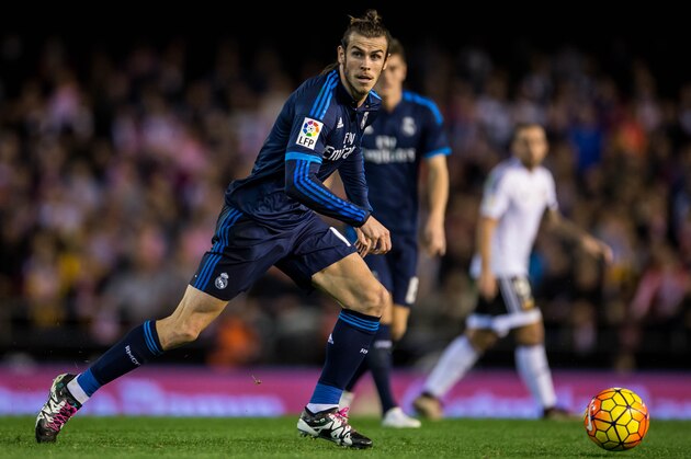 VALENCIA, SPAIN - JANUARY 03:  Gareth Bale of Real Madrid CF in action during the Valencia CF vs Real Madrid CF as part of the Liga BBVA 2015-2016  at Estadi de Mestalla on January 3, 2016 in Valencia, Spain.  (Photo by Aitor Colomer/Power Sport Images/Getty Images)
