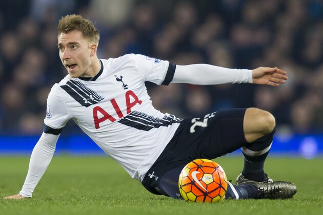 Tottenham's Christian Eriksen during the English Premier League soccer match between Everton and Tottenham at Goodison Park Stadium, Liverpool, England, Sunday Jan. 3,  2016. (AP Photo/Jon Super)