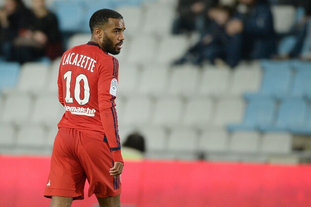 Lyon's French forward Alexandre Lacazette reacts during the French L1 football match between Nantes and Lyon on December 1, 2015 at the Beaujoire stadium in Nantes, western France.  / AFP / JEAN-SEBASTIEN EVRARD        (Photo credit should read JEAN-SEBASTIEN EVRARD/AFP/Getty Images)