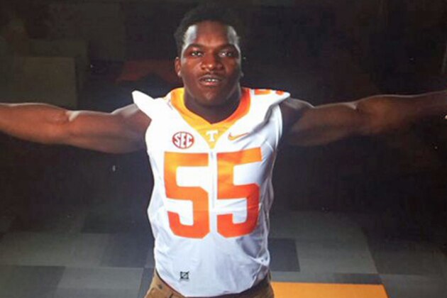 The nation's top JUCO prospect, 4-star DE Jonathan Kongbo, has schools such as Alabama, Florida State, Oregon and Washington all battling to get him on campus before national signing day.