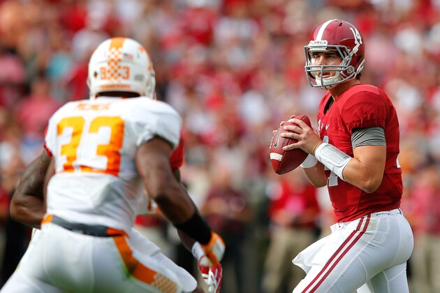 TUSCALOOSA, AL - OCTOBER 24:  Jake Coker #14 of the Alabama Crimson Tide looks to pass against the Tennessee Volunteers at Bryant-Denny Stadium on October 24, 2015 in Tuscaloosa, Alabama.  (Photo by Kevin C. Cox/Getty Images)