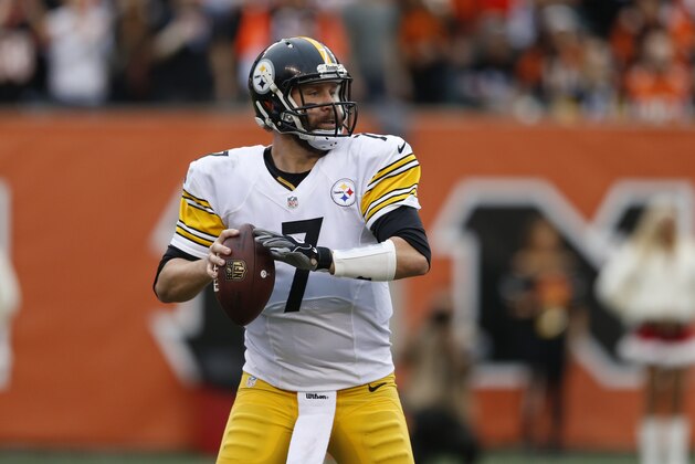 Pittsburgh Steelers quarterback Ben Roethlisberger looks to throw in the first half of an NFL football game against the Cincinnati Bengals, Sunday, Dec. 13, 2015, in Cincinnati. (AP Photo/Gary Landers)