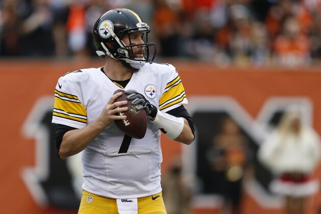 Pittsburgh Steelers quarterback Ben Roethlisberger looks to throw in the first half of an NFL football game against the Cincinnati Bengals, Sunday, Dec. 13, 2015, in Cincinnati. (AP Photo/Gary Landers)