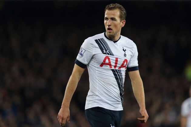 LIVERPOOL, ENGLAND - JANUARY 03:  Harry Kane of Tottenham Hotspur during the Barclays Premier League match between Everton and Tottenham Hotspur at Goodison Park on January 3, 2016 in Liverpool, England.  (Photo by Matthew Ashton - AMA/Getty Images)