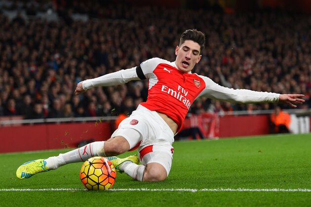 LONDON, ENGLAND - DECEMBER 28: Hector Bellerin of Arsenal in action during the Barclays Premier League match between Arsenal and A.F.C. Bournemouth at Emirates Stadium on December 28, 2015 in London, England.  (Photo by Shaun Botterill/Getty Images)