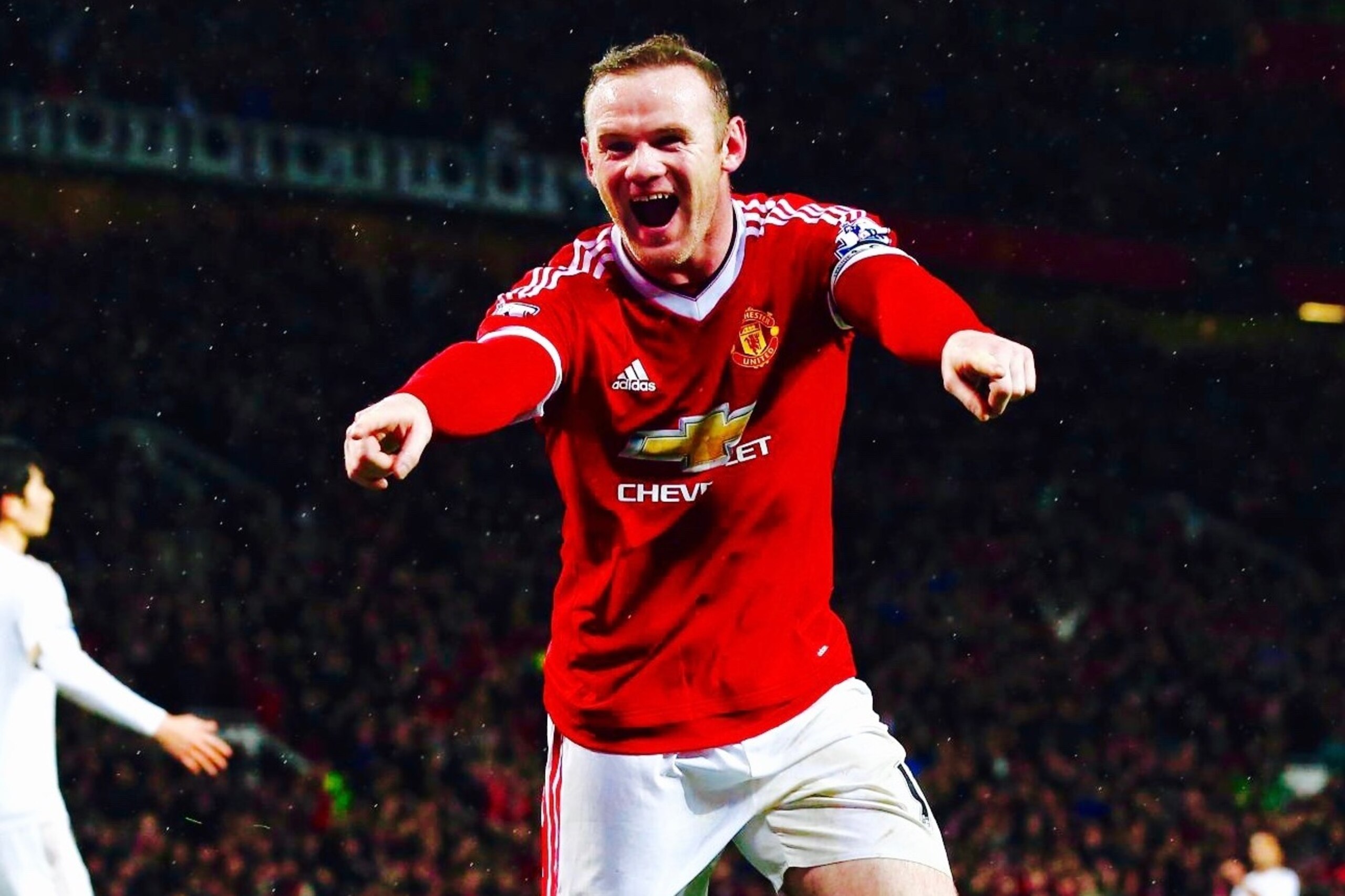 MANCHESTER, ENGLAND - JANUARY 02:  Wayne Rooney of Manchester United celebrates scoring his team's second goal during the Barclays Premier League match between Manchester United and Swansea City at Old Trafford on January 2, 2016 in Manchester, England.  (Photo by Alex Livesey/Getty Images)