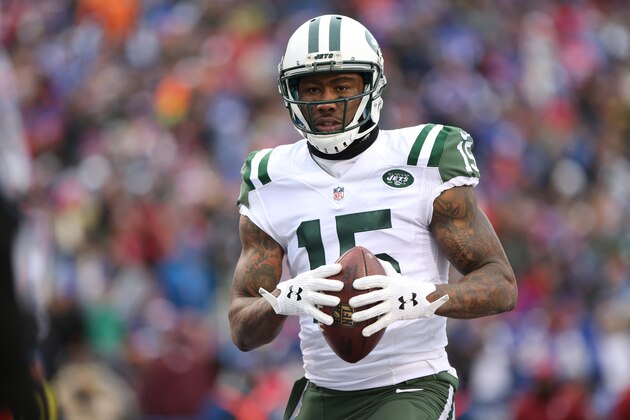 ORCHARD PARK, NY - JANUARY 03: Brandon Marshall #15 of the New York Jets runs after making a reception during the second half against the Buffalo Bills  at Ralph Wilson Stadium on January 03, 2016 in Orchard Park, New York. (Photo by Jerome Davis/Getty Images)