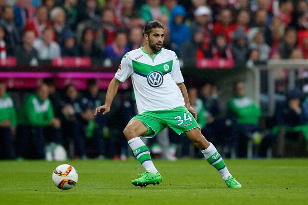 MUNICH, GERMANY - SEPTEMBER 22:  Ricardo Rodriguez of Wolfsburg runs with the ball during the Bundesliga match between FC Bayern Muenchen and VfL Wolfsburg at Allianz Arena on September 22, 2015 in Munich, Germany.  (Photo by Boris Streubel/Getty Images)