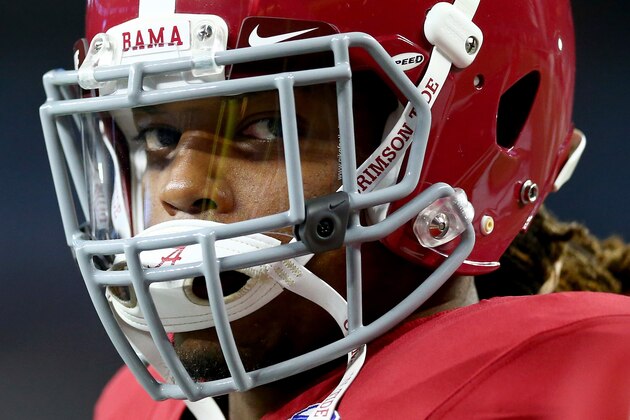 ARLINGTON, TX - DECEMBER 31:  Derrick Henry #2 of the Alabama Crimson Tide warms up prior to the Goodyear Cotton Bowl against the Michigan State Spartans at AT&T Stadium on December 31, 2015 in Arlington, Texas.  (Photo by Ronald Martinez/Getty Images)