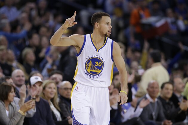 Golden State Warriors' Stephen Curry during  an NBA basketball game against the Charlotte Hornets Monday, Jan. 4, 2016, in Oakland, Calif. (AP Photo/Marcio Jose Sanchez)
