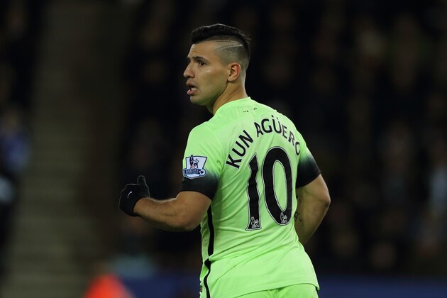 LEICESTER, ENGLAND - DECEMBER 29: Sergio Aguero of Manchester City seeks a penalty during the Barclays Premier League match between Leicester City and Manchester City at The King Power Stadium on December 29, 2015 in Leicester, England.  (Photo by Matthew Ashton - AMA/Getty Images)