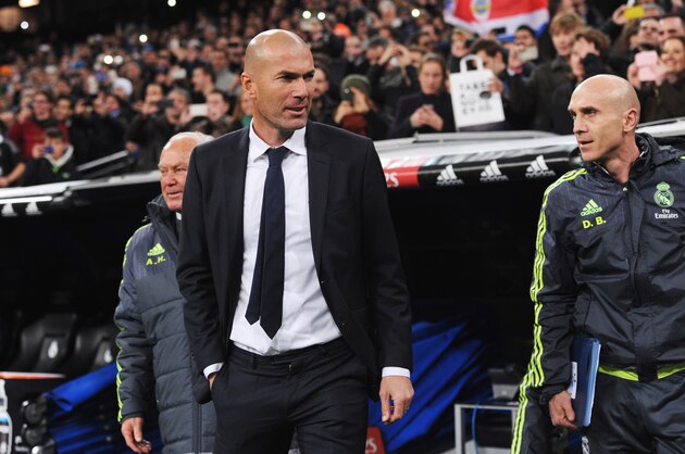 MADRID, SPAIN - JANUARY 09:  Zinedine Zidane manager of Real Madrid looks on prior to the La Liga match between Real Madrid CF and RC Deportivo La Coruna at Estadio Santiago Bernabeu on January 9, 2016 in Madrid, Spain.  (Photo by Denis Doyle/Getty Images)