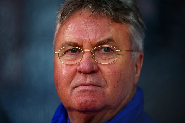 LONDON, ENGLAND - JANUARY 03:  Guus Hiddink, manager of Chelsea looks on before the Barclays Premier League match between Crystal Palace and Chelsea at Selhurst Park on January 3, 2016 in London, England.  (Photo by Ian Walton/Getty Images)