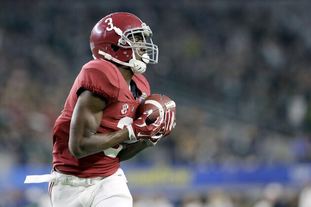 Alabama wide receiver Calvin Ridley (3) makes a touchdown reception against Michigan State during the second half of the Cotton Bowl NCAA college football semifinal playoff game, Thursday, Dec. 31, 2015, in Arlington, Texas. (AP Photo/LM Otero)