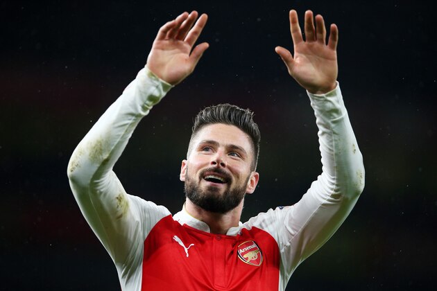 LONDON, ENGLAND - JANUARY 09:  Olivier Giroud of Arsenal celebrates scoring his team's third goal  during the Emirates FA Cup Third Round match between Arsenal and Sunderland at Emirates Stadium on January 9, 2016 in London, England.  (Photo by Paul Gilham/Getty Images)