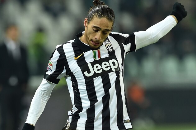 TURIN, ITALY - FEBRUARY 20:  Martin Caceres of Juventus FC in action during the Serie A match between Juventus FC and Atalanta BC at Juventus Arena on February 20, 2015 in Turin, Italy.  (Photo by Valerio Pennicino/Getty Images)