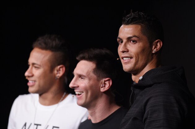 ZURICH, SWITZERLAND - JANUARY 11: (L-R) Neymar of Brazil and FC Barcelona, Lionel Messi of Argentina and FC Barcelona and Cristiano Ronaldo of Portugal and Real Madrid pose for a photo after a press conference prior to the FIFA Ballon d'Or Gala 2015 at the Kongresshaus on January 11, 2016 in Zurich, Switzerland.  (Photo by Matthias Hangst/Getty Images)