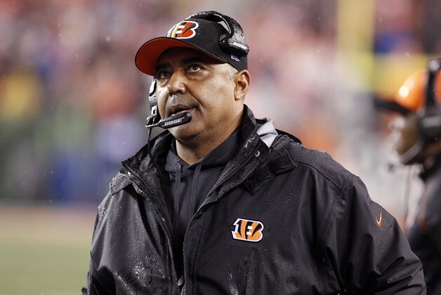 Jan 9, 2016; Cincinnati, OH, USA; Cincinnati Bengals head coach Marvin Lewis reacts during the second quarter against the Pittsburgh Steelers in the AFC Wild Card playoff football game at Paul Brown Stadium. Mandatory Credit: David Kohl-USA TODAY Sports