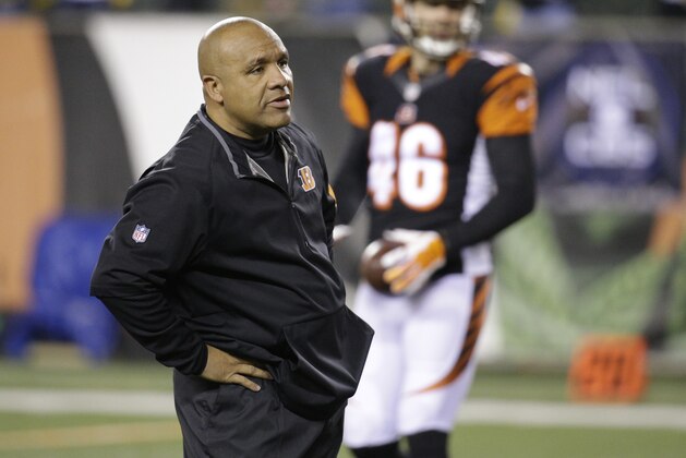 Cincinnati Bengals offensive coordinator Hue Jackson watches before an NFL wild-card playoff football game between the Cincinnati Bengals and the Pittsburgh Steelers, Saturday, Jan. 9, 2016, in Cincinnati. (AP Photo/John Minchillo)