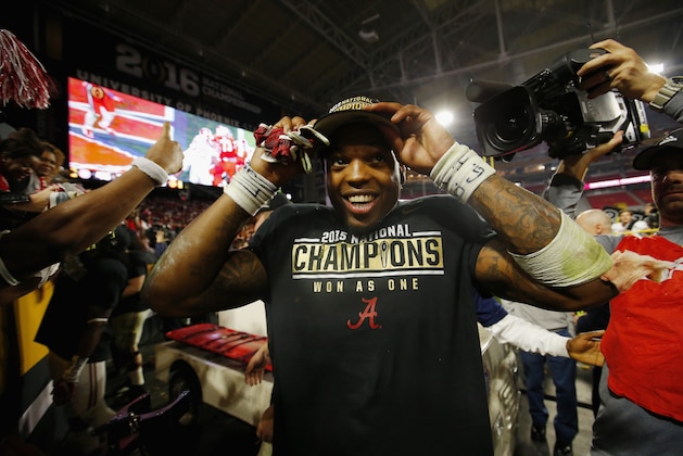 GLENDALE, AZ - JANUARY 11:  Derrick Henry #2 of the Alabama Crimson Tide celebrates after defeating the Clemson Tigers in the 2016 College Football Playoff National Championship Game at University of Phoenix Stadium on January 11, 2016 in Glendale, Arizona.  The Crimson Tide defeated the Tigers with a score of 45 to 40.  (Photo by Kevin C. Cox/Getty Images)