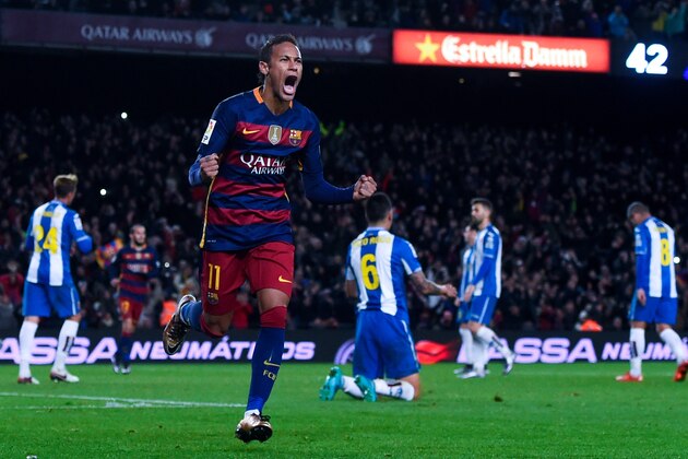 BARCELONA, SPAIN - JANUARY 06:  Neymar of FC Barcelona celebrates after scoring his team's fourth goal during the Copa del Rey Round of 16 first leg match between FC Barcelona and RCD Espanyol at Camp Nou on January 6, 2016 in Barcelona, Spain.  (Photo by David Ramos/Getty Images)