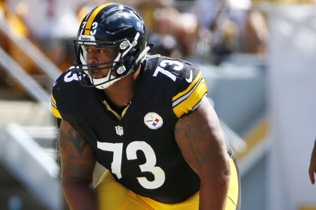 Pittsburgh Steelers guard Ramon Foster (73) plays in the first half of an NFL football game between the Pittsburgh Steelers and the San Francisco 49ers in Pittsburgh, Sunday, Sept. 20, 2015. The Steelers won 43-18. (AP Photo/Gene J. Puskar)