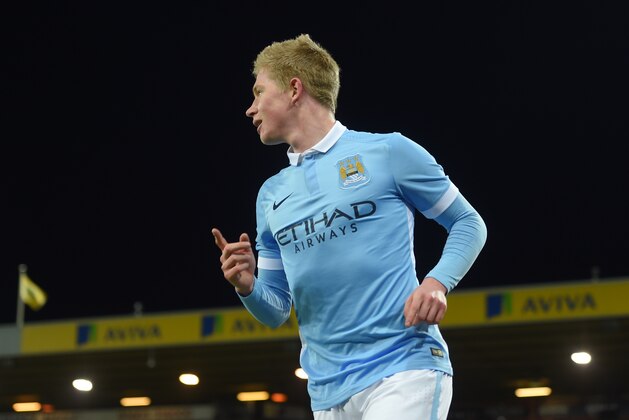 NORWICH, ENGLAND - JANUARY 09:  Kevin de Bruyne of Manchester City celebrates scoring his team's third goal during the Emirates FA Cup third round match between Norwich City and Manchester City at Carrow Road on January 9, 2016 in Norwich, England.  (Photo by Michael Regan/Getty Images)