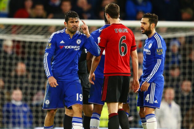 LONDON, ENGLAND - JANUARY 13: Diego Costa of Chelsea and Jonny Evans of West Bromwich Albion argue during the Barclays Premier League match between Chelsea and West Bromwich Albion at Stamford Bridge on January 13, 2016 in London, England.  (Photo by Clive Mason/Getty Images)
