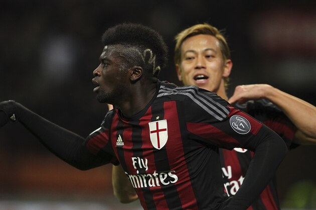 MILAN, ITALY - JANUARY 13:  M Baye Niang of AC Milan celebrates his goal during the TIM Cup match between AC Milan and Carpi FC at Stadio Giuseppe Meazza on January 13, 2016 in Milan, Italy.  (Photo by Marco Luzzani/Getty Images)