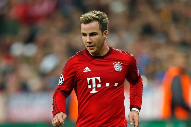 MUNICH, GERMANY - SEPTEMBER 29:  Mario Goetze of Bayern Munchen runs with the ball during the UEFA Champions League Group F match between FC Bayern Munchen and GNK Dinamo Zagreb at the Allianz Arena on September 29, 2015 in Munich, Germany.  (Photo by Boris Streubel/Getty Images)