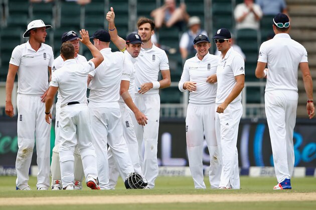 JOHANNESBURG, SOUTH AFRICA - JANUARY 14:  Steven Finn of England gives a thumbs up to the Barmy Army after he took the wicket of Hashim Amla of South Africa during day one of the 3rd Test at Wanderers Stadium on January 14, 2016 in Johannesburg, South Africa.  (Photo by Julian Finney/Getty Images)