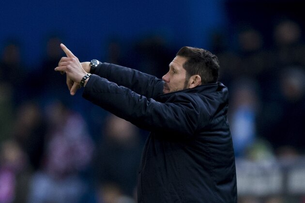MADRID, SPAIN - JANUARY 02:  Head coach Diego Pablo Simeone of Atletico de Madrid protests during the La Liga match between Club Atletico de Madrid and Levante UD at Vicente Calderon Stadium on January 2, 2016 in Madrid, Spain.  (Photo by Gonzalo Arroyo Moreno/Getty Images)