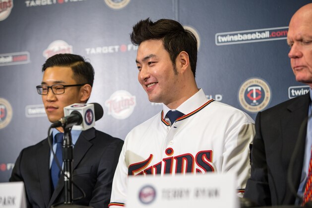 MINNEAPOLIS, MN - DECEMBER 02: Byung Ho Park #52 of the Minnesota Twins is announced to the media during a press conference on December 2, 2015 at Target Field in Minneapolis, Minnesota. (Photo by Brace Hemmelgarn/Minnesota Twins/Getty Images)