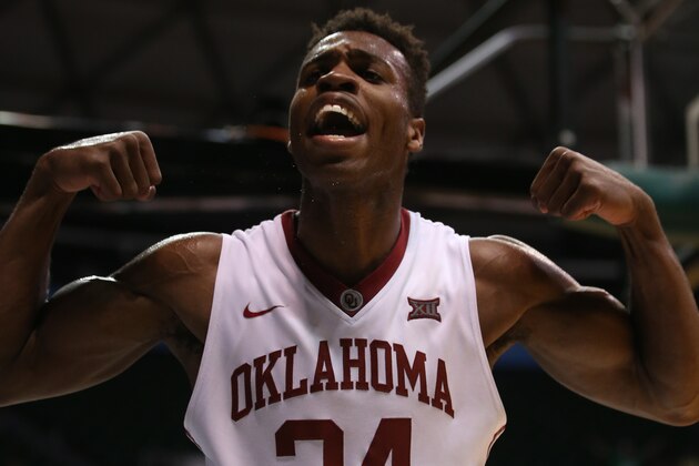 HONOLULU, HI - DECEMBER 25: Buddy Hield HONOLULU, HI - DECEMBER 25: Buddy Hield
