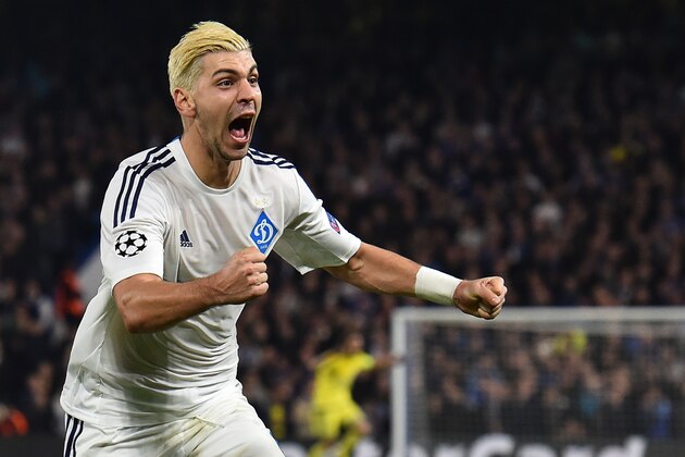 Dynamo Kiev's Austrian defender Aleksandar Dragovic celebrates after scoring during a UEFA Chamions league group stage football match between Chelsea and Dynamo Kiev at Stamford Bridge stadium in west London on November 4, 2015. / AFP / BEN STANSALL (Photo credit should read BEN STANSALL/AFP/Getty Images) Dynamo Kiev's Austrian defender Aleksandar Dragovic celebrates after scoring during a UEFA Chamions league group stage football match between Chelsea and Dynamo Kiev at Stamford Bridge stadium in west London on November 4, 2015. / AFP / BEN STANSALL (Photo credit should read BEN STANSALL/AFP/Getty Images)