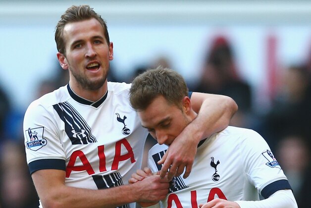 LONDON, ENGLAND - JANUARY 16: Christian Eriksen (R) of Tottenham Hotspur celebrates scoring his team's third goal with his team mate Harry Kane (L) during the Barclays Premier League match between Tottenham Hotspur and Sunderland at White Hart Lane on January 16, 2016 in London, England.  (Photo by Paul Gilham/Getty Images)