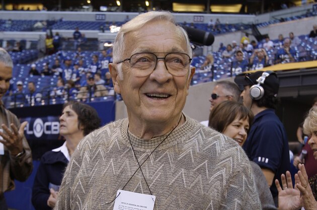 Former 1975 Baltimore Colts head coach Ted Marchibroda before an NFL football game in Indianapolis, Sunday, Nov. 8, 2009. (AP Photo/Darron Cummings)