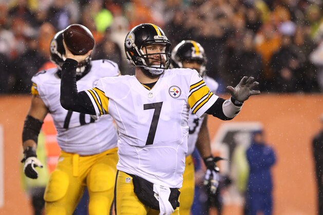 Jan 9, 2016; Cincinnati, OH, USA; Pittsburgh Steelers quarterback Ben Roethlisberger (7) against the Cincinnati Bengals during a AFC Wild Card playoff football game at Paul Brown Stadium. Mandatory Credit: Aaron Doster-USA TODAY Sports