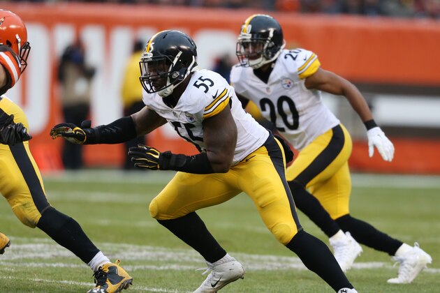 Pittsburgh Steelers outside linebacker Arthur Moats (55) against the Cleveland Browns during the first half of an NFL football game, Sunday, Jan. 3, 2016, in Cleveland. (AP Photo/Ron Schwane)