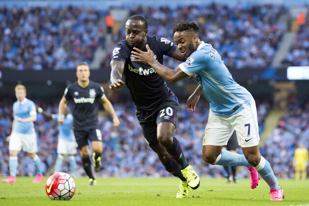 Manchester City's Raheem Sterling, right, fights for the ball against West Ham United's Victor Moses during the English Premier League soccer match between Manchester City and West Ham United at the Etihad Stadium, Manchester, England, Saturday Sept. 19, 2015. (AP Photo/Jon Super) Manchester City's Raheem Sterling, right, fights for the ball against West Ham United's Victor Moses during the English Premier League soccer match between Manchester City and West Ham United at the Etihad Stadium, Manchester, England, Saturday Sept. 19, 2015. (AP Photo/Jon Super)