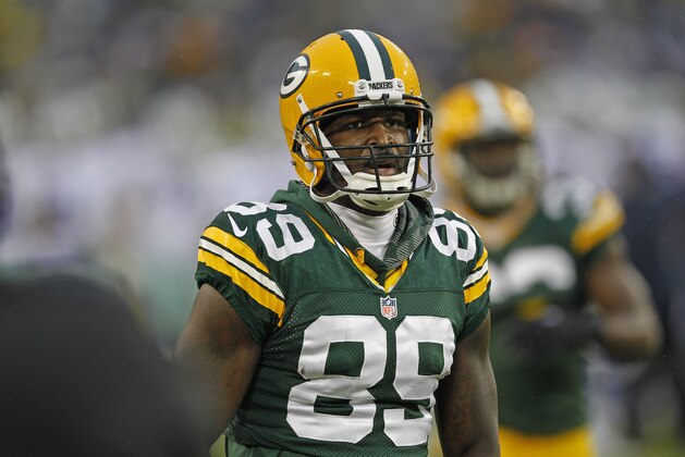 Green Bay Packers wide receiver James Jones warms up prior to the start of an NFL football game against the Dallas Cowboys Sunday Dec. 13, 2015, in Green Bay, Wis. (AP Photo/Matt Ludtke)