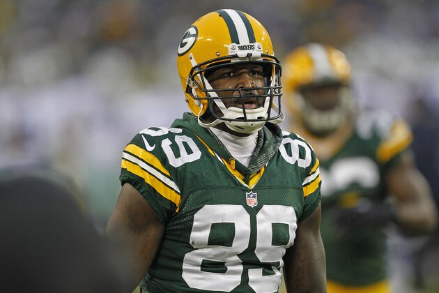 Green Bay Packers wide receiver James Jones warms up prior to the start of an NFL football game against the Dallas Cowboys Sunday Dec. 13, 2015, in Green Bay, Wis. (AP Photo/Matt Ludtke)