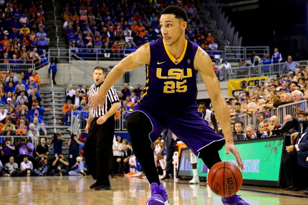 GAINESVILLE, FL - JANUARY 09: Ben Simmons #25 of the LSU Tigers in action during the game against the Florida Gators at the Stephen C. O'Connell Center on January 9, 2016 in Gainesville, Florida.  (Photo by Rob Foldy/Getty Images)