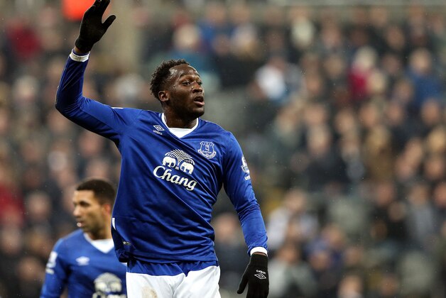 Everton's Romelu Lukaku during the English Premier League soccer match between Newcastle United and Everton at St James' Park, Newcastle, England, Saturday, Dec. 26, 2015. (AP Photo/Scott Heppell)