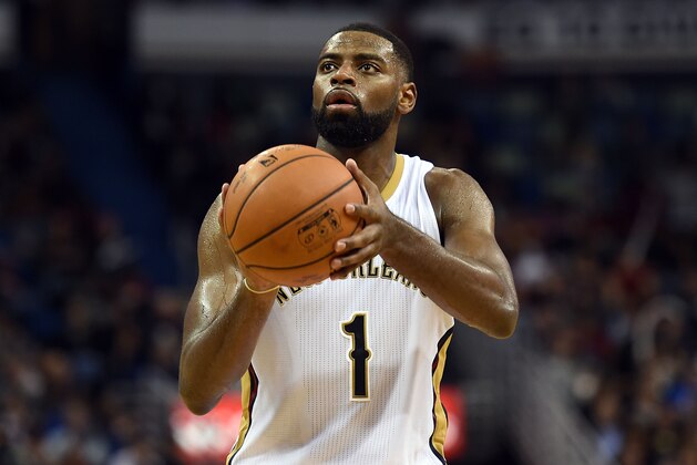 NEW ORLEANS, LA - JANUARY 08: Tyreke Evans #1 of the New Orleans Pelicans shoots a free throw during the second half of a game against the Indiana Pacers at Smoothie King Center on January 8, 2016 in New Orleans, Louisiana. Indiana defeated New Orleans 91-86. NOTE TO USER: User expressly acknowledges and agrees that, by downloading and or using this photograph, User is consenting to the terms and conditions of the Getty Images License Agreement. (Photo by Stacy Revere/Getty Images)