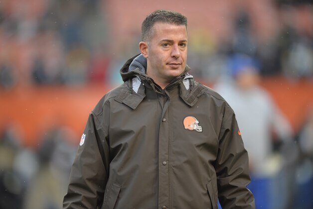 Cleveland Browns offensive coordinator John DeFilippo stands on the field during an NFL football game between the Pittsburgh Steelers and the Browns, Sunday, Jan. 3, 2016, in Cleveland. The Steelers won 28-12. (AP Photo/David Richard)